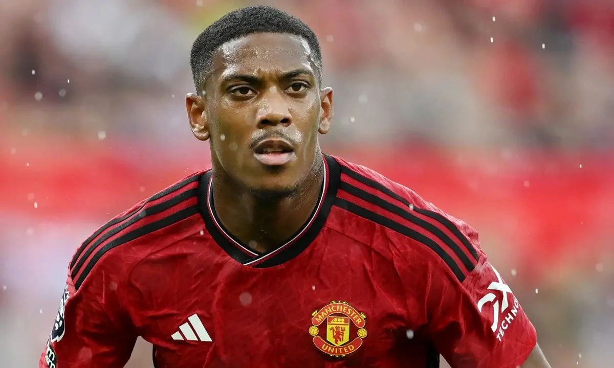 Flamengo aceita exigência milionária e deve fechar com Anthony Martial