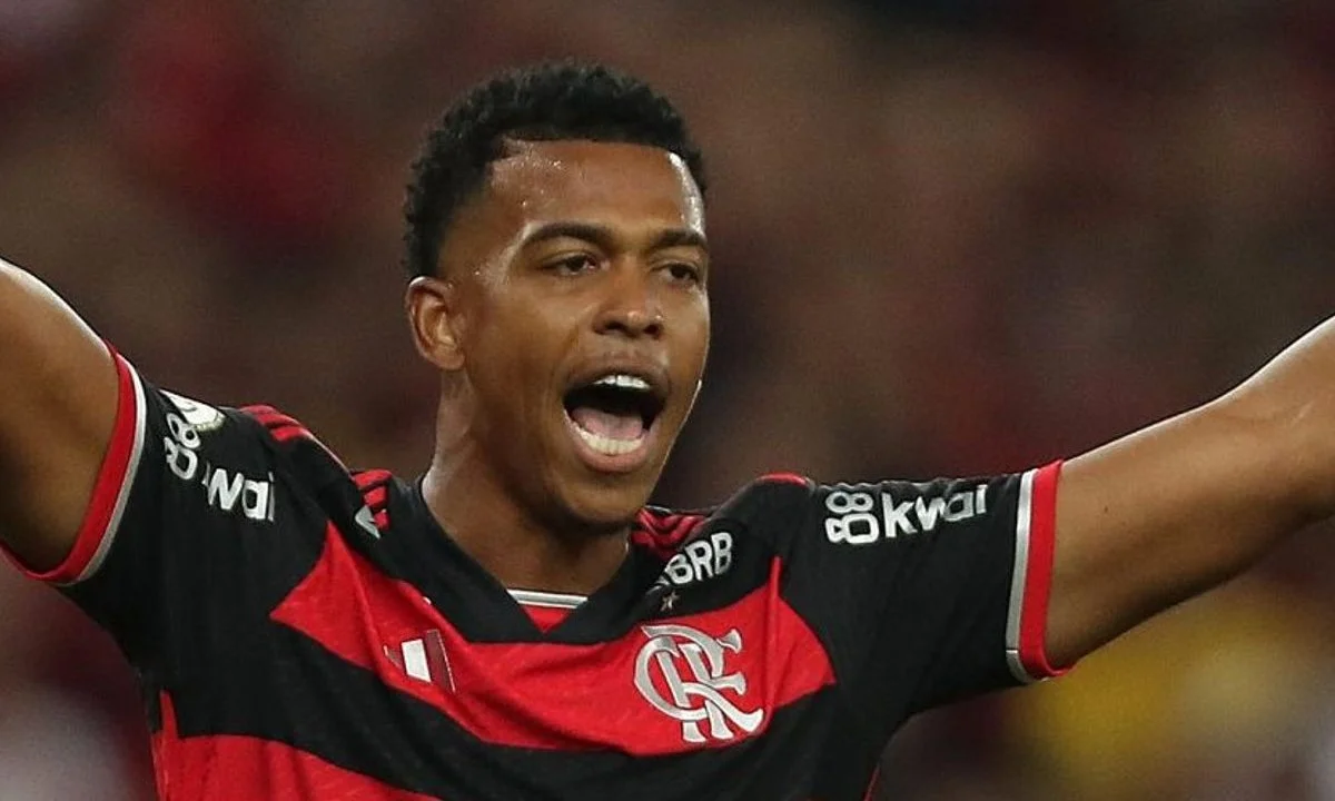 Flamengo cogita o empréstimo do atacante Carlinhos para o Santos