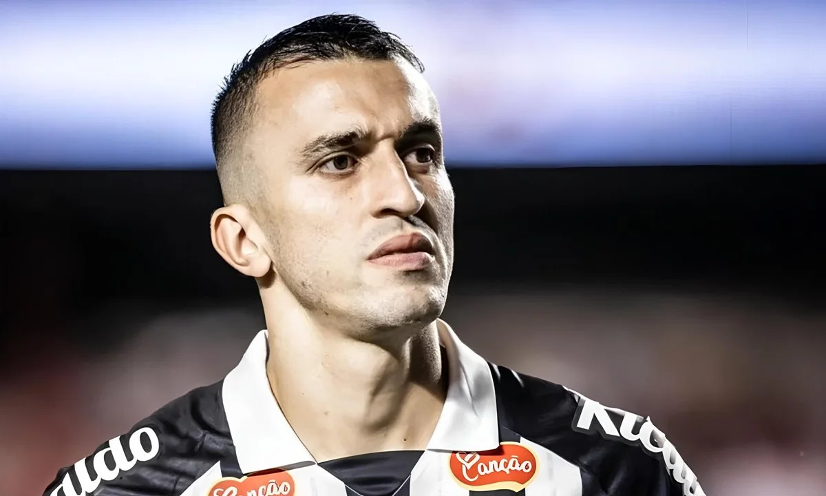 João Schmidt negocia com o Corinthians e irrita diretoria do Santos