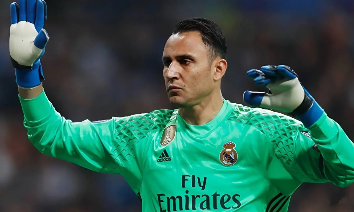 Keylor Navas, ex-PSG e Real Madrid, foi oferecido a gigante brasileiro