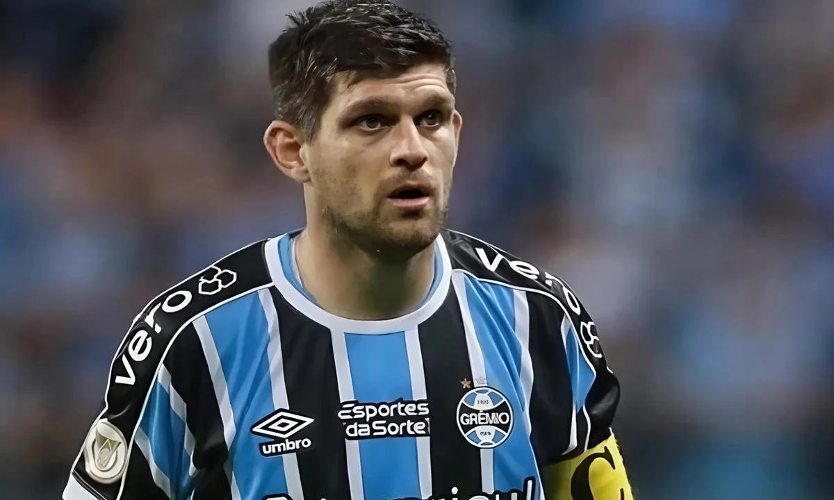 Grêmio pode ceder Kannemann a rival brasileiro em troca por jogador