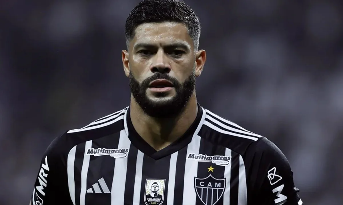 Torcida do Corinthians faz campanha pela chegada do atacante Hulk
