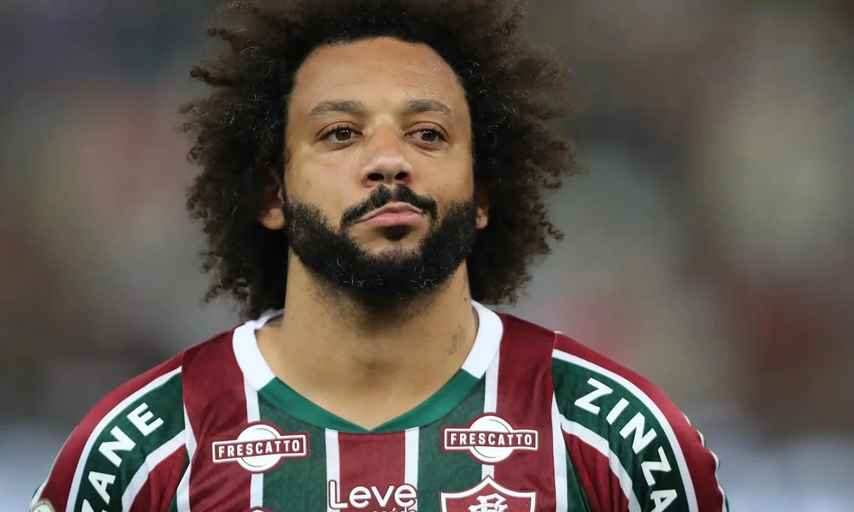 Cruzeiro propõe contrato de produtividade a Marcelo, lateral se anima