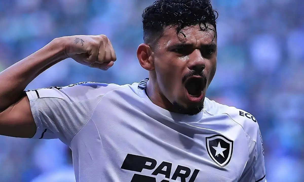 Botafogo responde se vai liberar Tiquinho Soares ao Santos por Jair