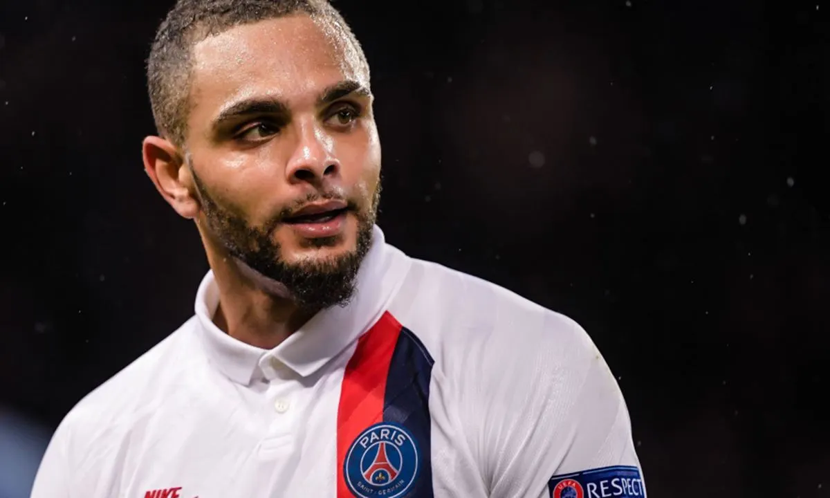 Corinthians volta a negociar com Kurzawa para reforçar lateral esquerda