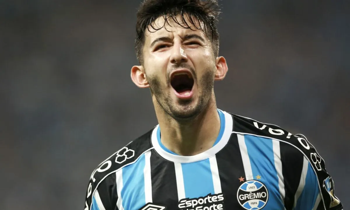 Palmeiras faz proposta de R$51 milhões por Villasanti e Grêmio responde