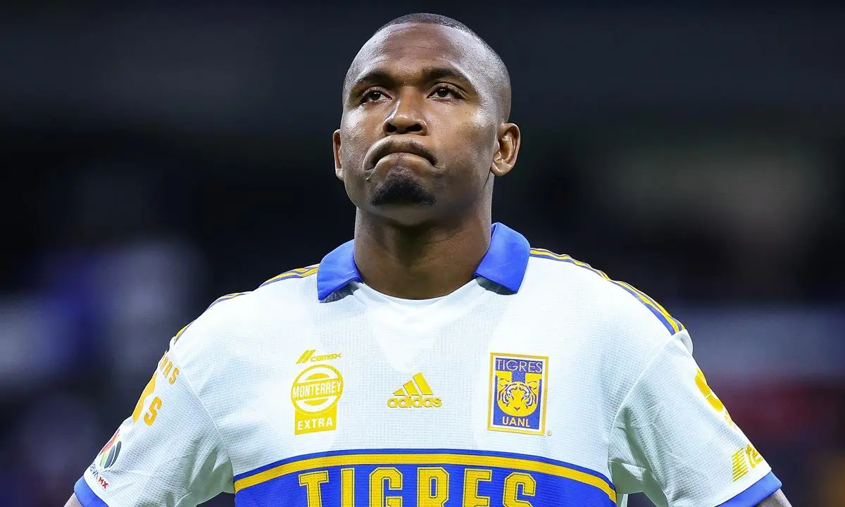 Vasco encaminha acerto com zagueiro Samir, ex-Fla e hoje no Tigres-MEX