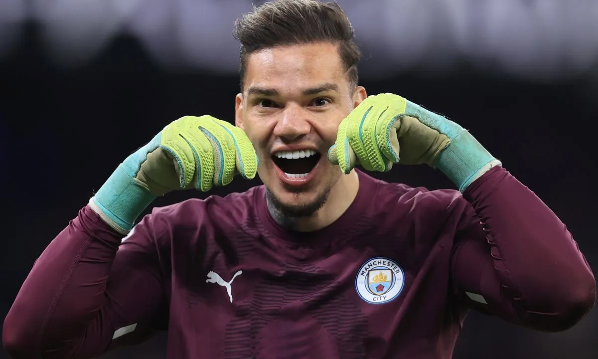 Ederson vê fim de ciclo no City e encaminha definição de futuro clube