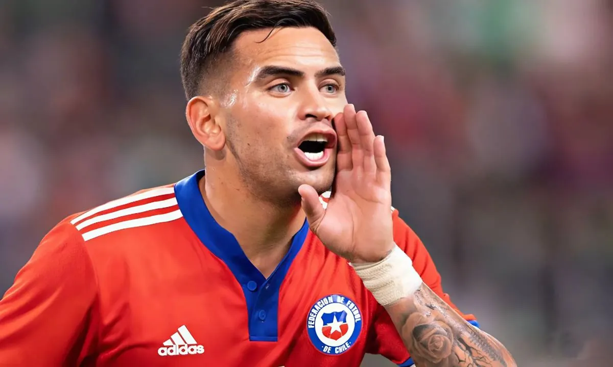 Vasco busca zagueiro canhoto e monitora o chileno Sebastián Vegas