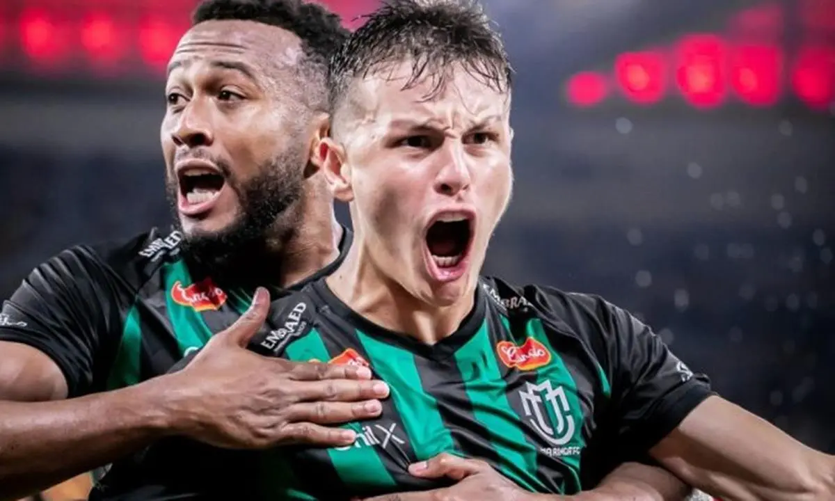 Bahia e Vitória disputam atacante Matheus Moraes, artilheiro do Paranaense