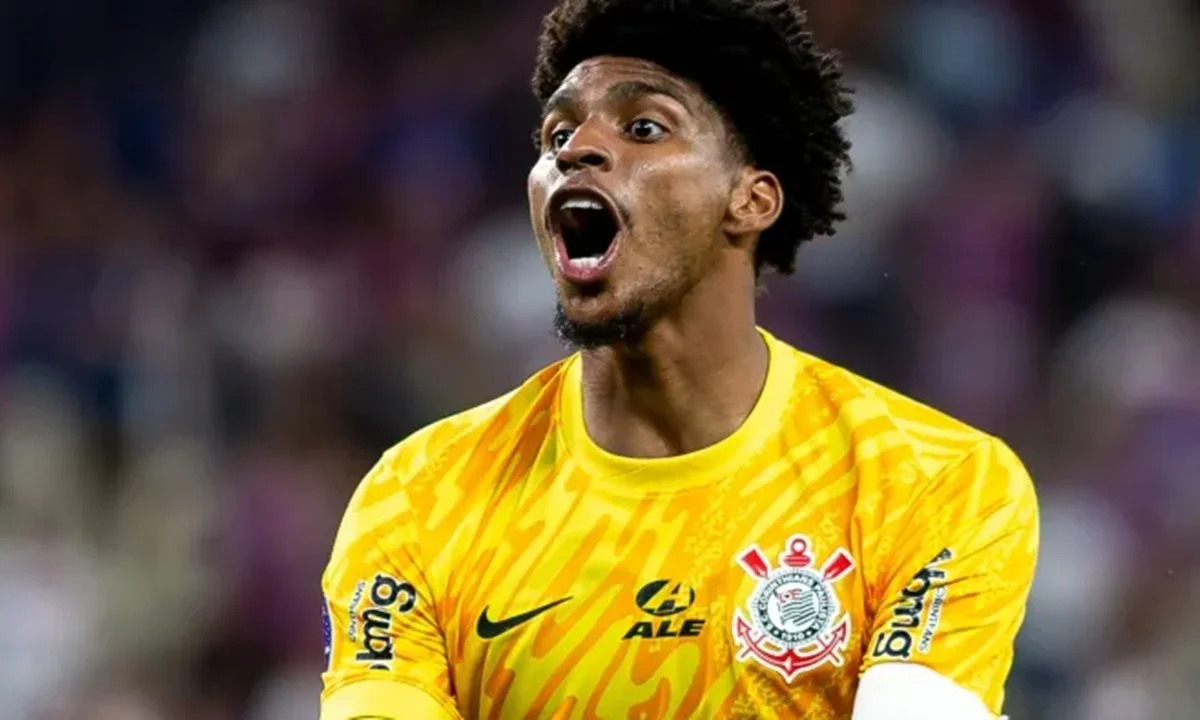 Corinthians toma decisão sobre possível venda do goleiro Hugo Souza