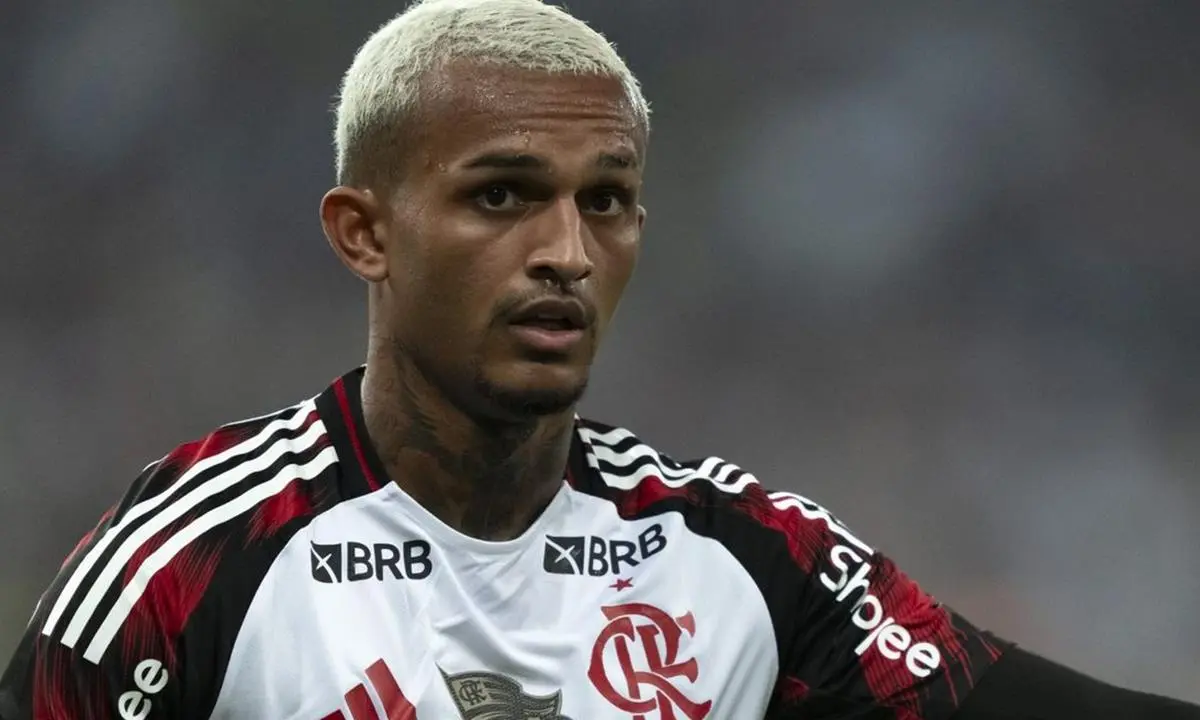 Flamengo define futuro de Wesley após proposta milionária da Europa