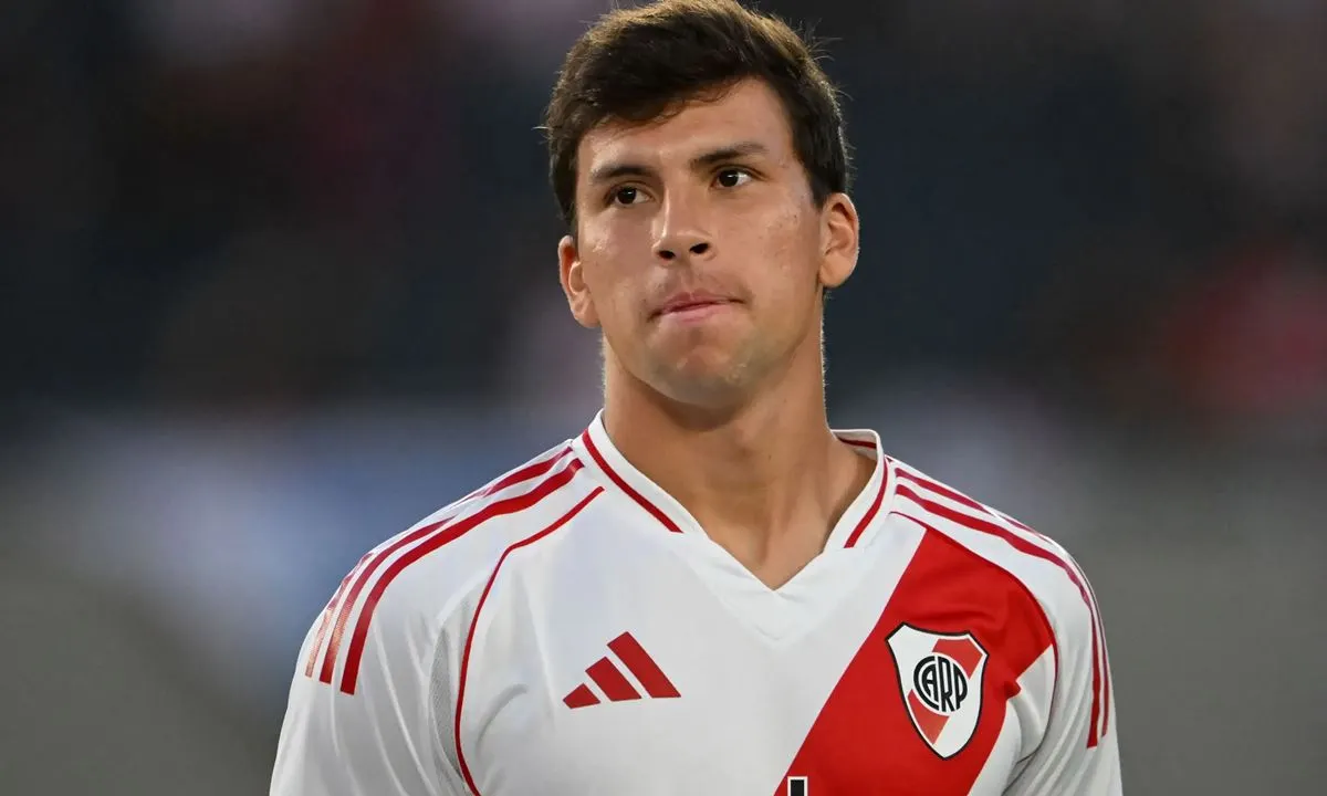 São Paulo acerta contratação do atacante chileno Gonzalo Tapia, do River
