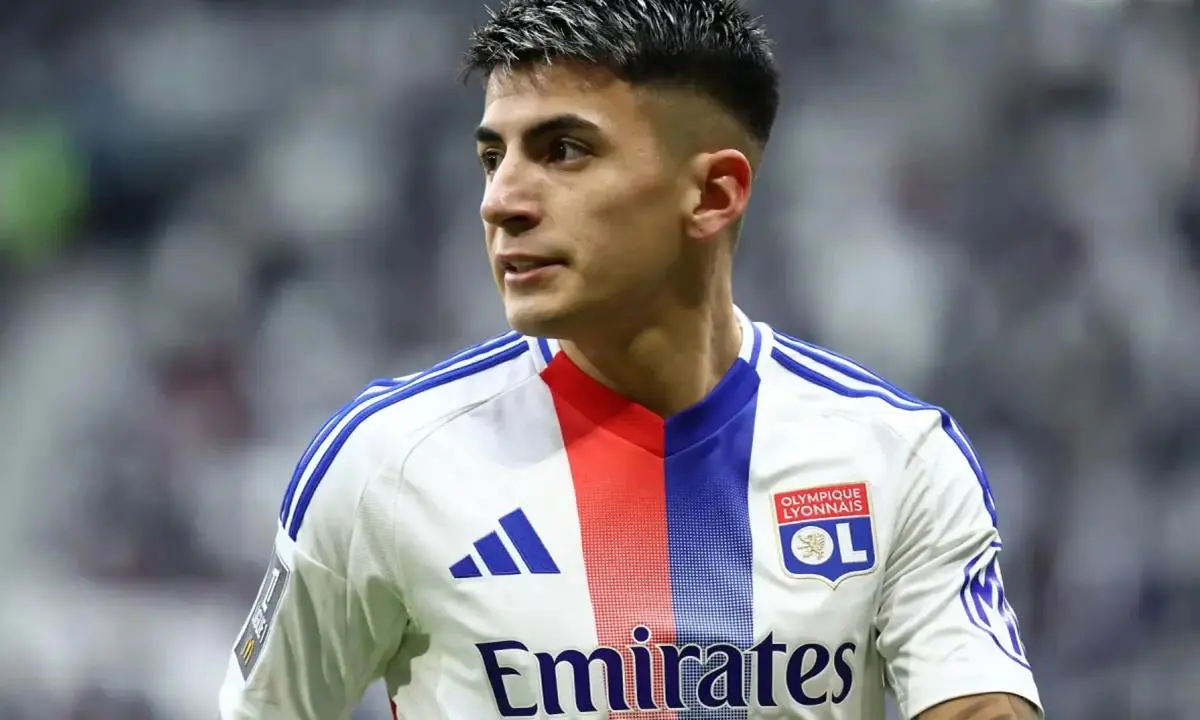 Thiago Almada retorna ao Bota após empréstimo e tem futuro definido