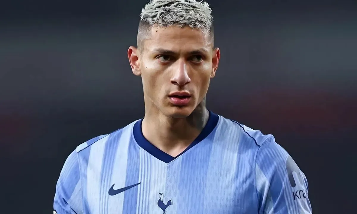 Tottenham coloca Richarlison a venda e clubes brasileiros tem interesse