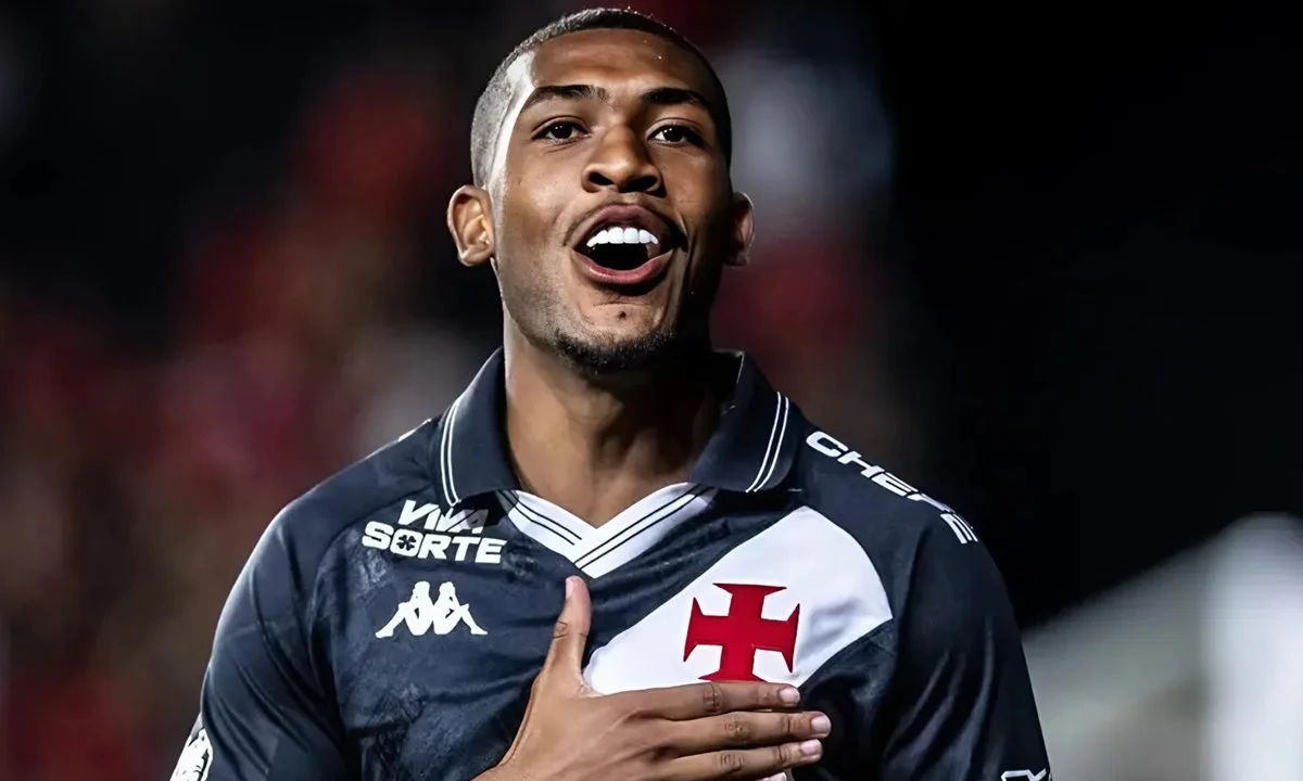 Rayan se acerta com clube da Premier League e aguarda decisão do Vasco