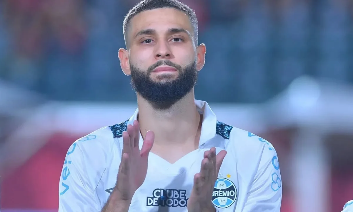 Palmeiras planeja proposta pelo zagueiro Wagner Leonardo, do Grêmio